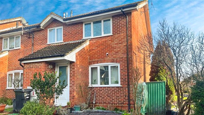 2 Bedroom End Of Terrace House For Sale In Suffolk Close, Wokingham, Berkshire, RG41