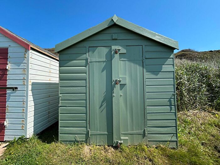 Log Cabin For Sale In Cliff Road, Milford On Sea, SO41
