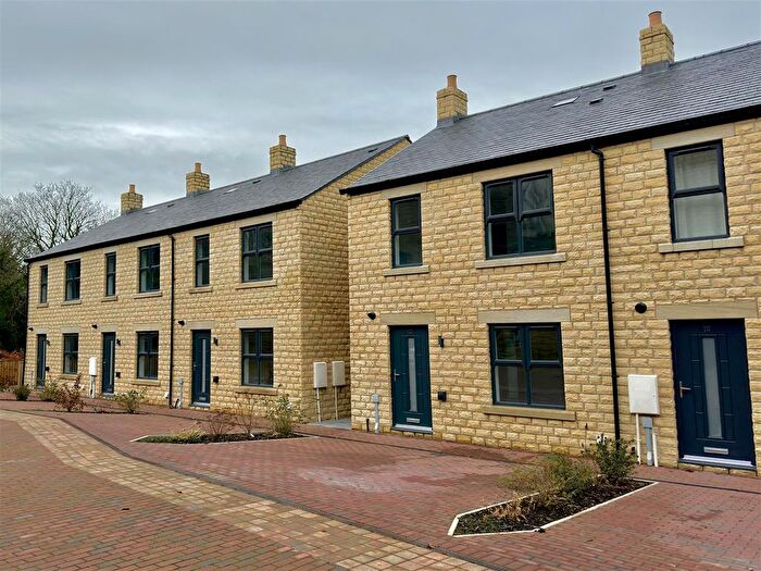 3 Bedroom Town House For Sale In Albion Road, New Mills, High Peak, SK22