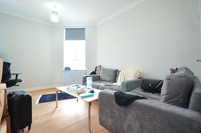 1 Bedroom Flat To Rent In The Vale, London, W3