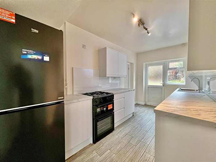 5 Bedroom Semi-Detached House To Rent In Upper Sunbury Road, Hampton, TW12