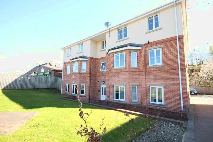 2 Bedroom Flat To Rent In Roman Manor, Stanningley Road, Leeds, LS13
