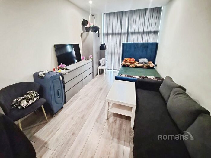 1 Bedroom Flat To Rent In Farnham Road, Slough, Berkshire, SL1
