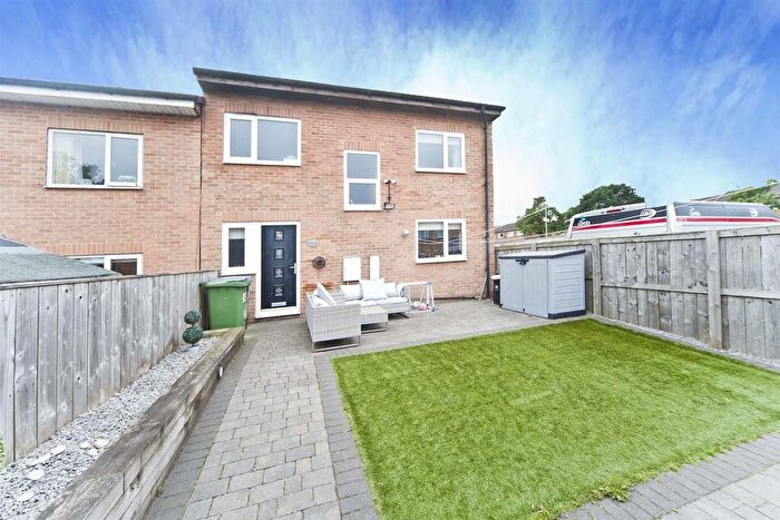 3 Bedroom End Of Terrace House For Sale In Pendle Close, Peterlee, SR8
