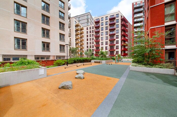 1 Bedroom Flat To Rent In Montrose Building, Malthouse Road, SW11