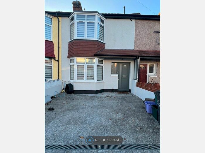 4 Bedroom Terraced House To Rent In Bank Avenue, Mitcham, CR4