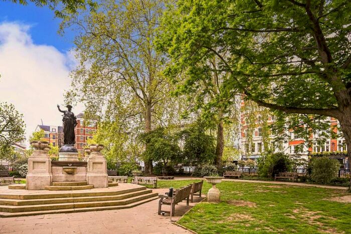 1 Bedroom Flat To Rent In West Smithfield, Farringdon, EC1A