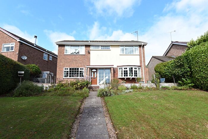 4 Bedroom Detached House For Sale In Kingswinford, Southwood Close, DY6