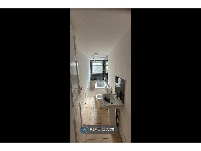4 Bedroom End Of Terrace House To Rent In Burford Road, London, E6
