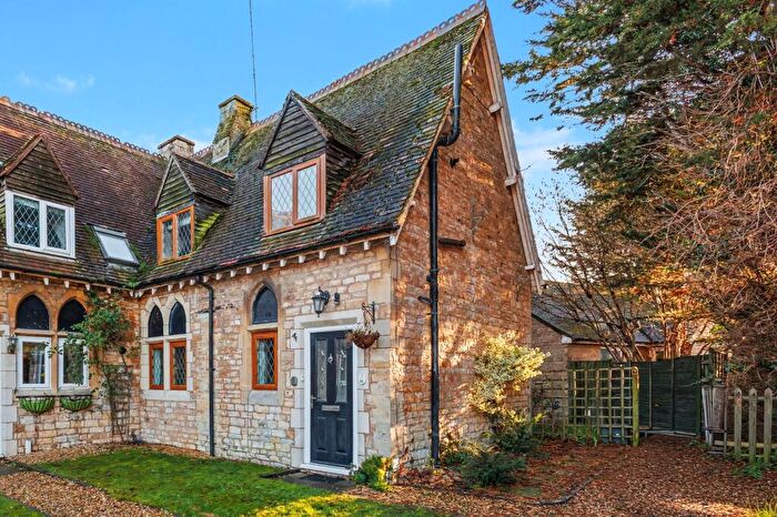 2 Bedroom End Of Terrace House For Sale In Stratford Road, Shipston-On-Stour, CV36