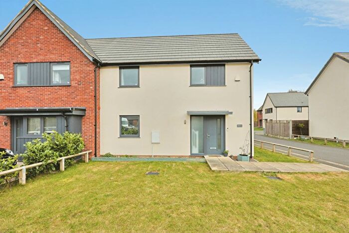 3 Bedroom Semi-Detached House For Sale In Bridge Close, Great Witchingham, Norwich, NR9