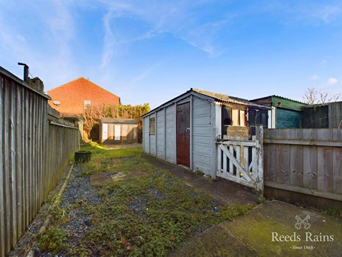 2 Bedroom Semi-Detached House For Sale In Goddard Avenue, Hull, East Riding Of Yorkshi, HU5