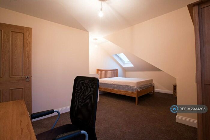 6 Bedroom Semi-Detached House To Rent In Coventry Road, Southampton, SO15