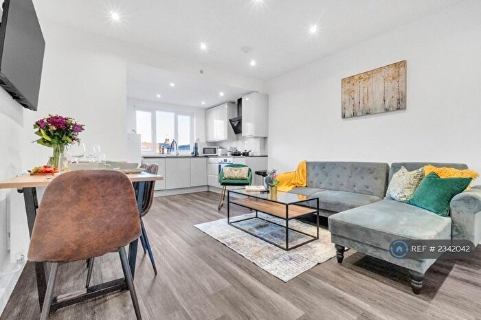 2 Bedroom Flat To Rent In Mount Road, London, NW4