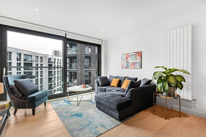 2 Bedroom Flat To Rent In Starboard Way, Silvertown, E16