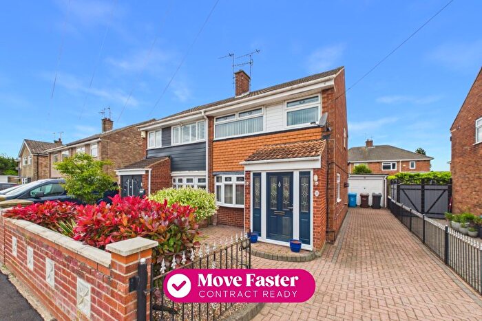 3 Bedroom Semi-Detached House For Sale In Ridgestone Avenue, Bilton, Hull, HU11