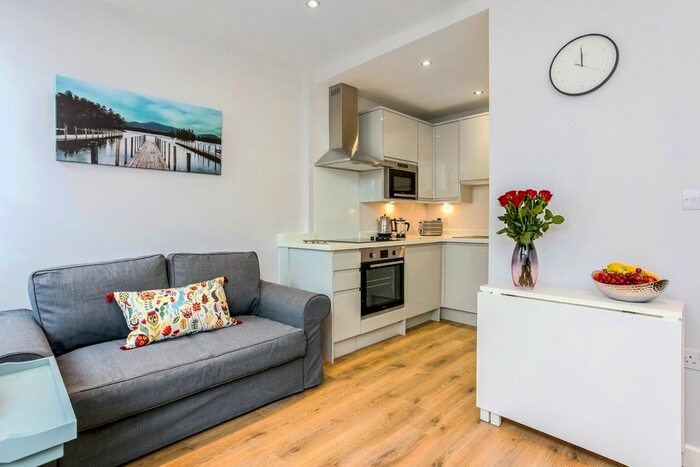 1 Bedroom Flat To Rent In Victoria Road, Farnborough GU14