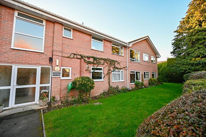 2 Bedroom Flat For Sale In Allen Road, Wimborne, BH21