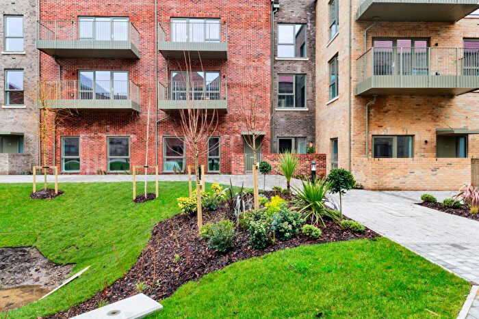 2 Bedroom Apartment For Sale In Newmarket Road, Cambridge, CB5