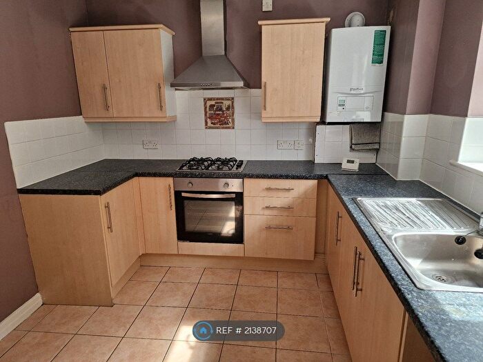 2 Bedroom Flat To Rent In Church Road, New Mills, SK22