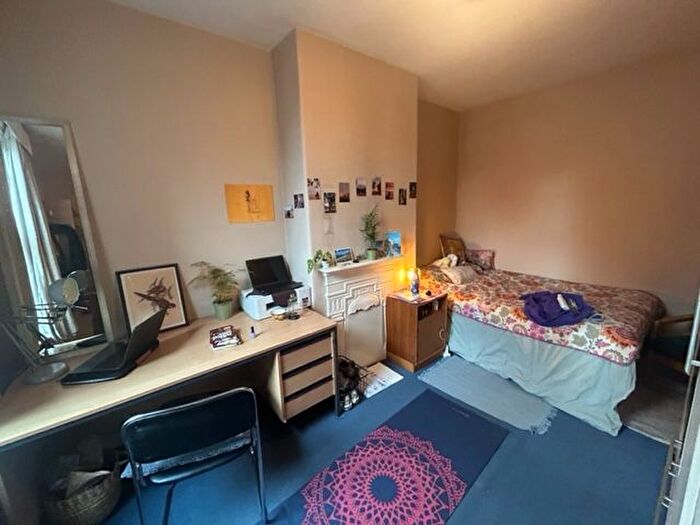 5 Bedroom Terraced House To Rent In Hessle Place, Hyde Park, Leeds, LS6