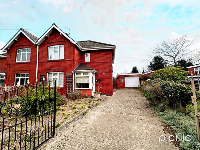 3 Bedroom Property To Rent In Grangefield Avenue, New Rossington, Doncaster, DN11