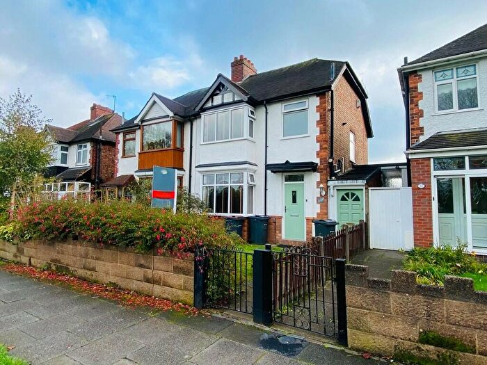 3 Bedroom Semi-Detached House To Rent In Eachelhurst Road, Erdington, Birmingham, B24