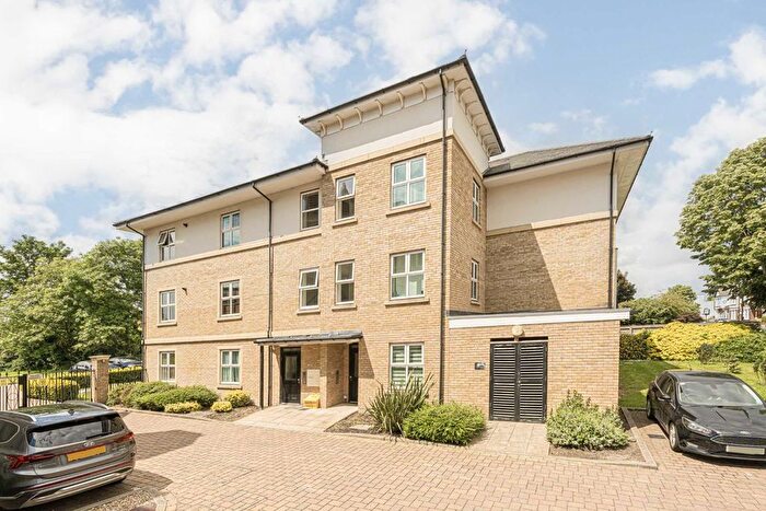 2 Bedroom Flat To Rent In Blumenthal Close, Isleworth, TW7