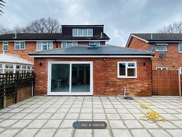 4 Bedroom Semi-Detached House To Rent In Southway, Guildford, GU2