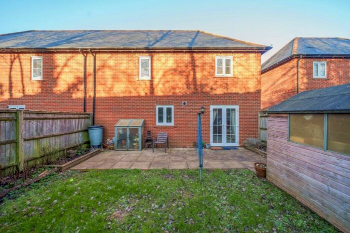 2 Bedroom Semi-Detached House To Rent In Bakeland Gardens Alresford, SO24