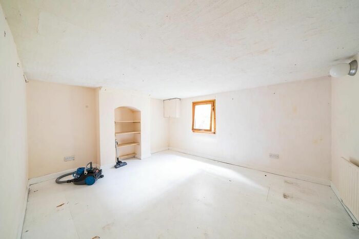 2 Bedroom Terraced House For Sale In Cherry Street, Warwick, CV34