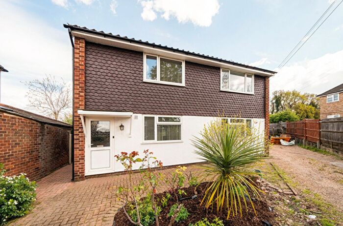 2 Bedroom Flat To Rent In Ardrossan Gardens, Worcester Park, KT4