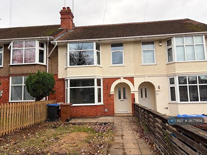 3 Bedroom Semi Detached House To Rent In Kingsley Road, Northampton, NN2
