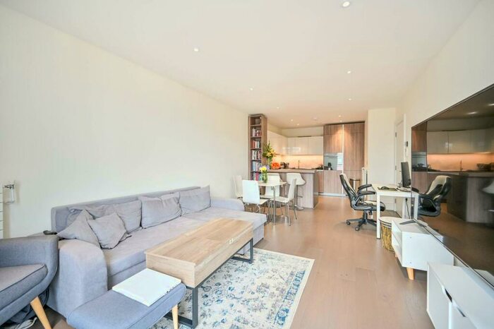 2 Bedroom Flat To Rent In Queenshurst Square, Kingston, Kingston Upon Thames, KT2