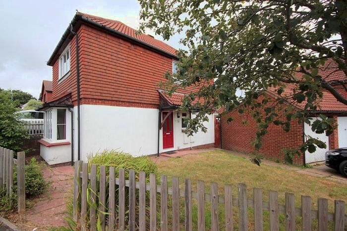 3 Bedroom Link Detached House To Rent In Folkington Gardens, St Leonards-On-Sea, TN37