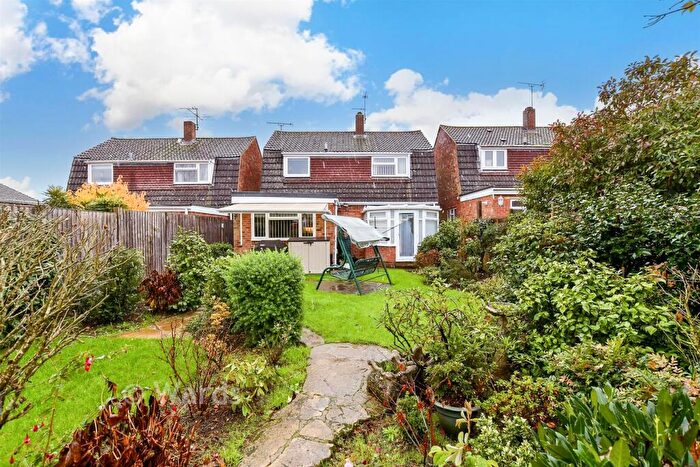 3 Bedroom Detached House For Sale In Pembroke Road, Coxheath, Maidstone, Kent, ME17