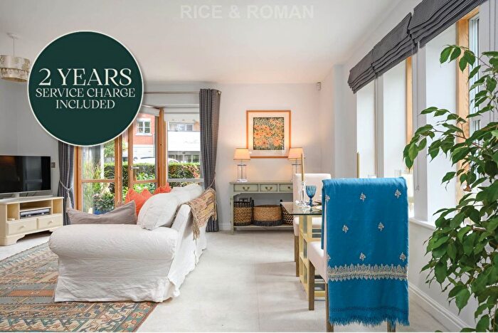 1 Bedroom Flat For Sale In Austin Place, Weybridge, KT13