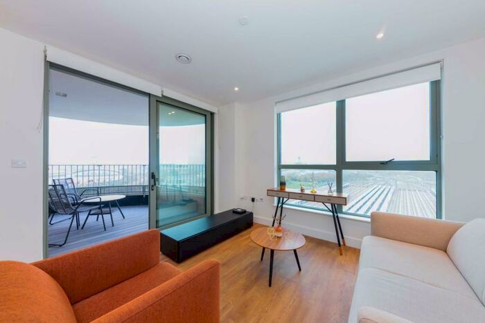 2 Bedroom Flat To Rent In Green Street, North Acton, NW10