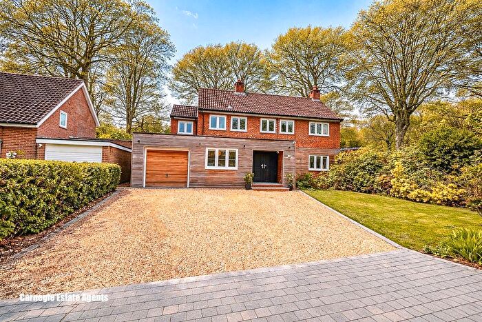4 Bedroom Detached House For Sale In Roundwood Drive, Welwyn Garden City, AL8