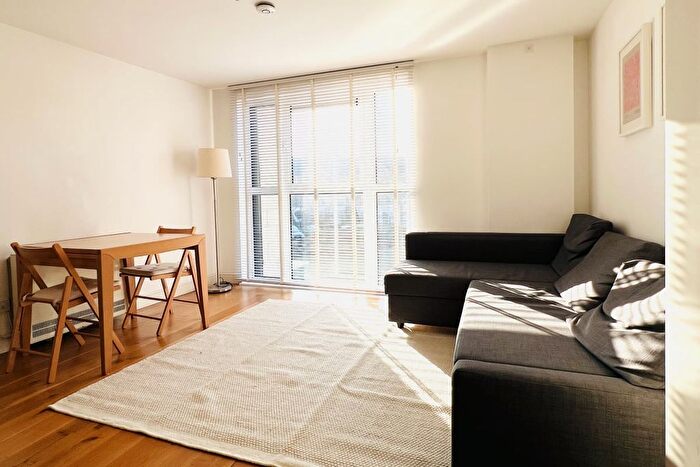 1 Bedroom Flat To Rent In Greenfell Mansions, Glaisher Street, London, SE8