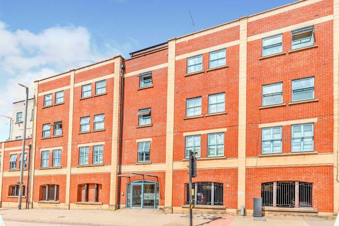 2 Bedroom Flat To Rent In Hotwell Road, Bristol, BS8