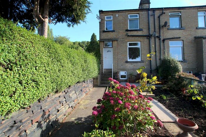 2 Bedroom Cottage To Rent In Oak Bank, Shipley, BD18