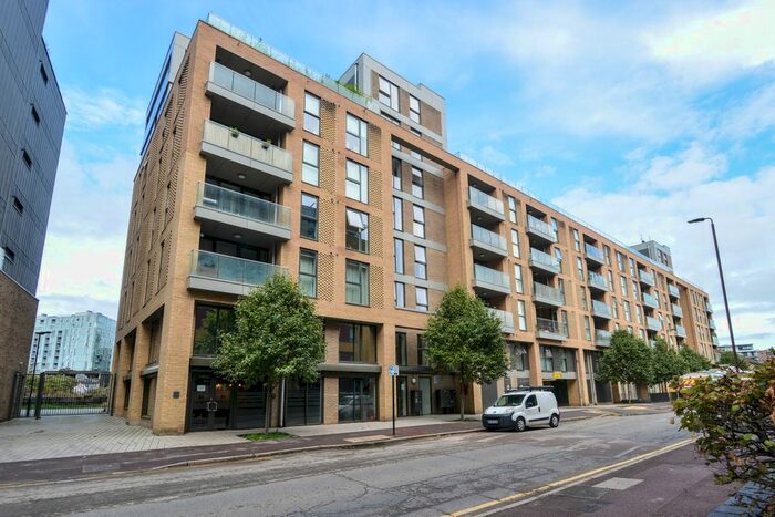 2 Bedroom Flat To Rent In Norman Road, London, SE10