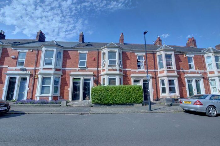 2 Bedroom Flat To Rent In Lavender Gardens, Newcastle Upon Tyne, NE2