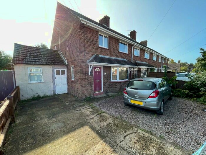 3 Bedroom Semi-Detached House To Rent In St. Marys Road, MK43