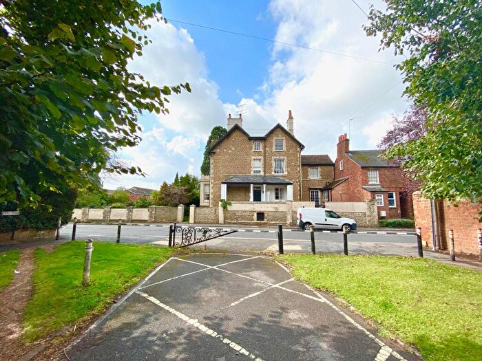 2 Bedroom Flat To Rent In Spring Terrace, Abingdon, OX14