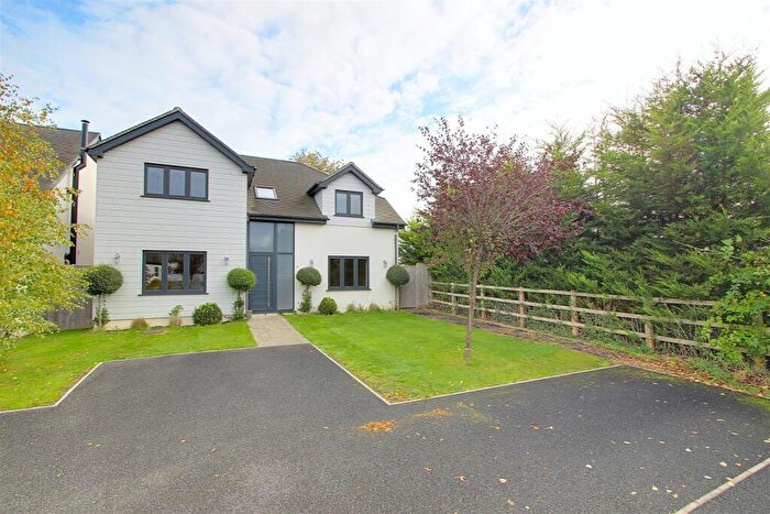 4 Bedroom Detached House To Rent In High Street, Cheddington, LU7