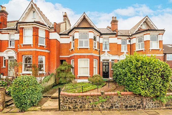 3 Bedroom Flat For Sale In Alexandra Park Road, London, N22