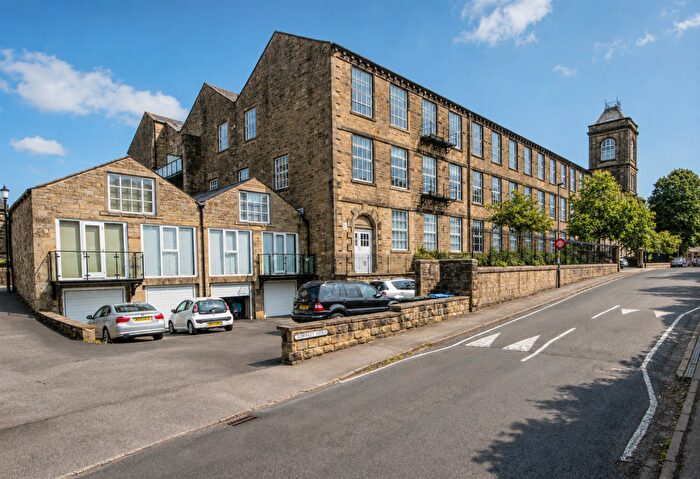 3 Bedroom Apartment For Sale In Carleton Mill, Carleton, BD23