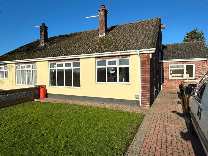 4 Bedroom Bungalow To Rent In North Road, Hemsby, Great Yarmouth, NR29